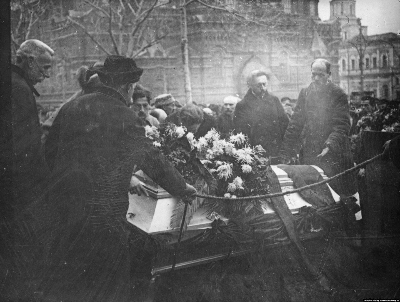 Куприн похоронен. Бухарин смерть. Похороны Есенина кинохроника. Похороны у кремлевской стены в 1917-1921.